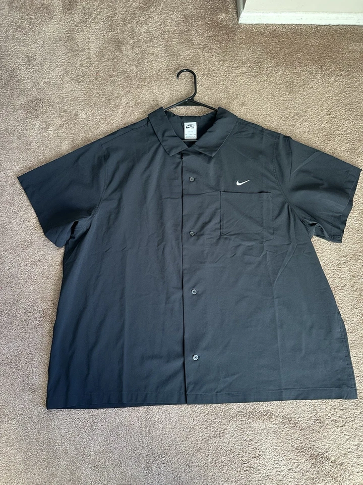 Camisa Nike SB manga corta con botones para hombre XXL negra  Foto 3 de 4