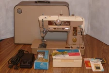 Singer 401A Sewing Machine - with Case, Pedal & Accessories - Nice - Runs