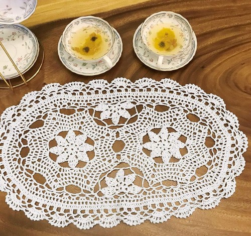 Vintage Hand Crochet Lace Table Runner Oval Dresser Scarf Flower Doily Wedding - Picture 25 of 48