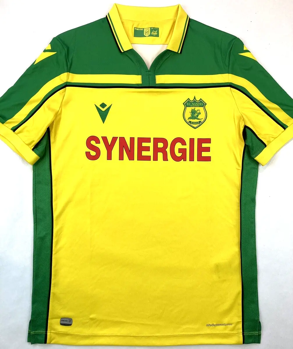 Le FC Nantes dévoile son maillot 2020-2021 !, 👕, Yellow Army is ready.  𝟚𝟘-𝟚𝟙, 𝗲𝗻𝘀𝗲𝗺𝗯𝗹𝗲. 🟡🟢, By FC Nantes