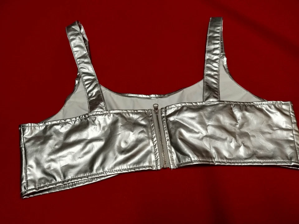 top REGGISENO ARGENTO METALLIZZATO METALLICO SHEIN  M von cerniera e spalline - Immagine 2 di 3