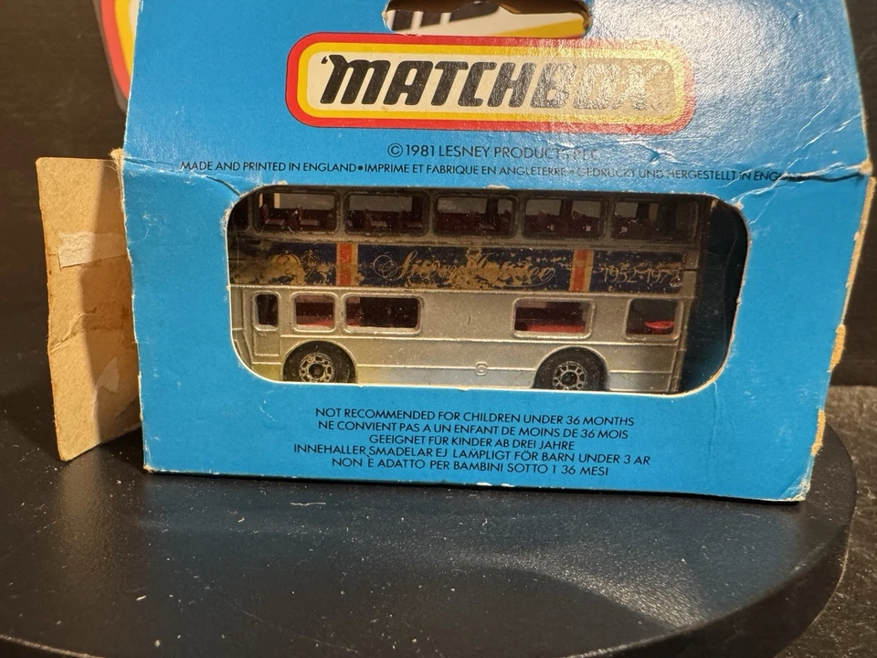 Matchbox Superfast Nr. 17 The Londoner Bus Silver Jubilee anthrazit Base #040 - Bild 4 von 4