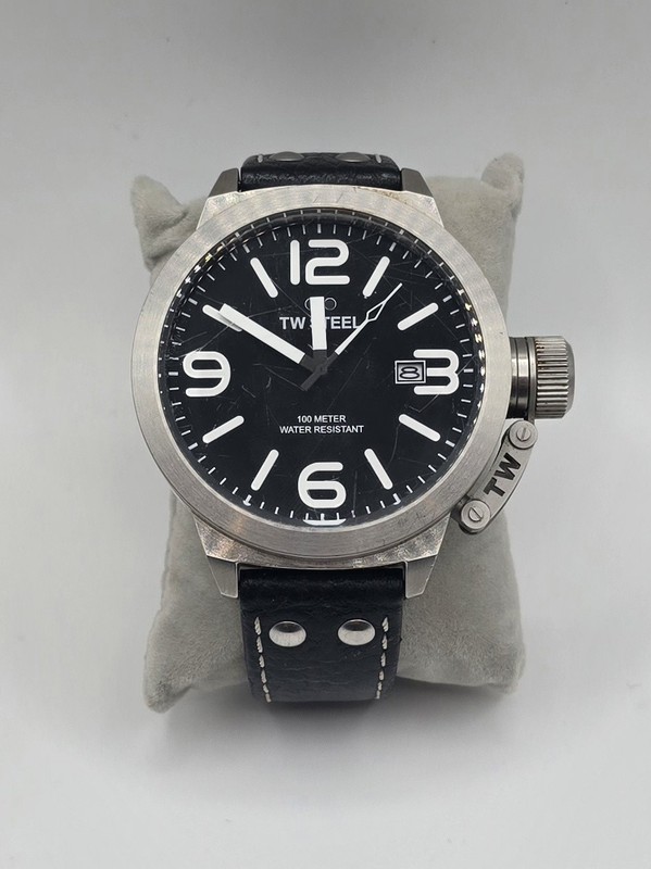 TW STEEL TW22R Men's Watch w/Black Leather Strap **WORKS!! Does Need A Battery
