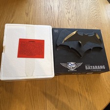 QMX CALIBER METALWORKS DC Batarang Snyderverse 1:1 Life Size Prop Replica