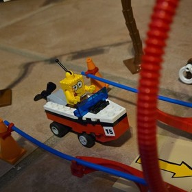 LEGO SpongeBob SquarePants (4982) Mrs. Puff's Boating School