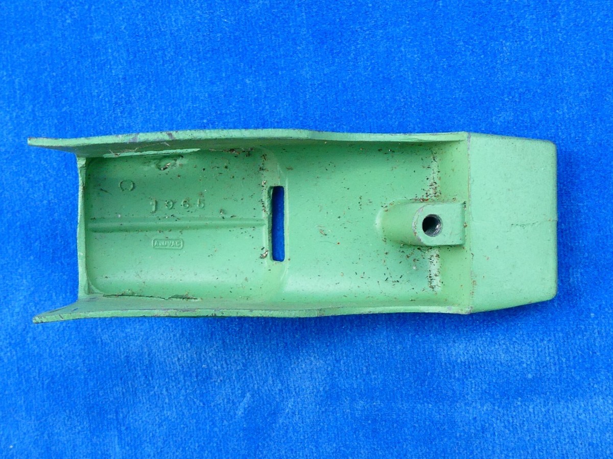 SOLIDO ALUVAC CHASSIS TYPE + CAISSE n° 65 AVANT