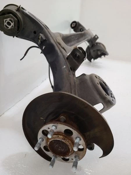 2011-2016 HYUNDAI ELANTRA Loaded Beam Axle Sedan Foto 3 de 4