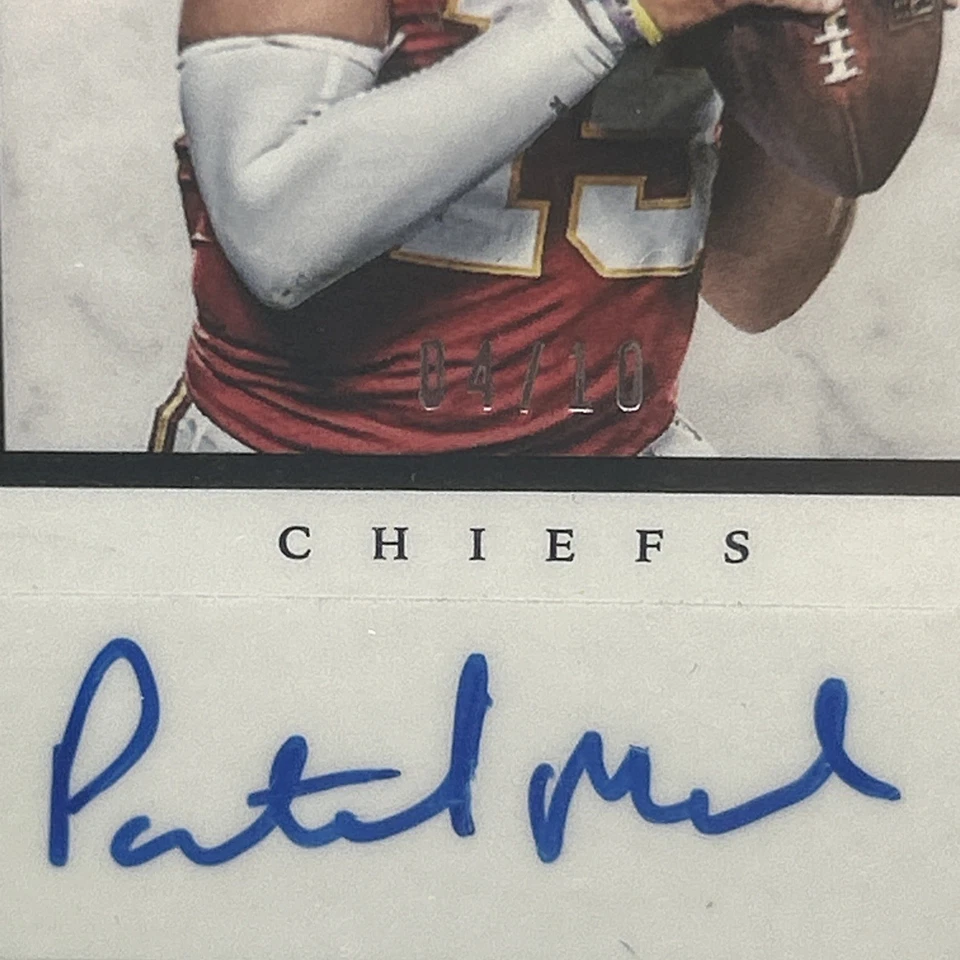 2017 Panini Vertex - Rookie Capstones Patrick Mahomes II Marble /10 (RC) BGS 9 - Image 2 of 3