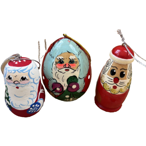 Lote de 3 adornos navideños colgantes de madera pintados a mano Papá Noel únicos en su clase - Imagen 1 de 9