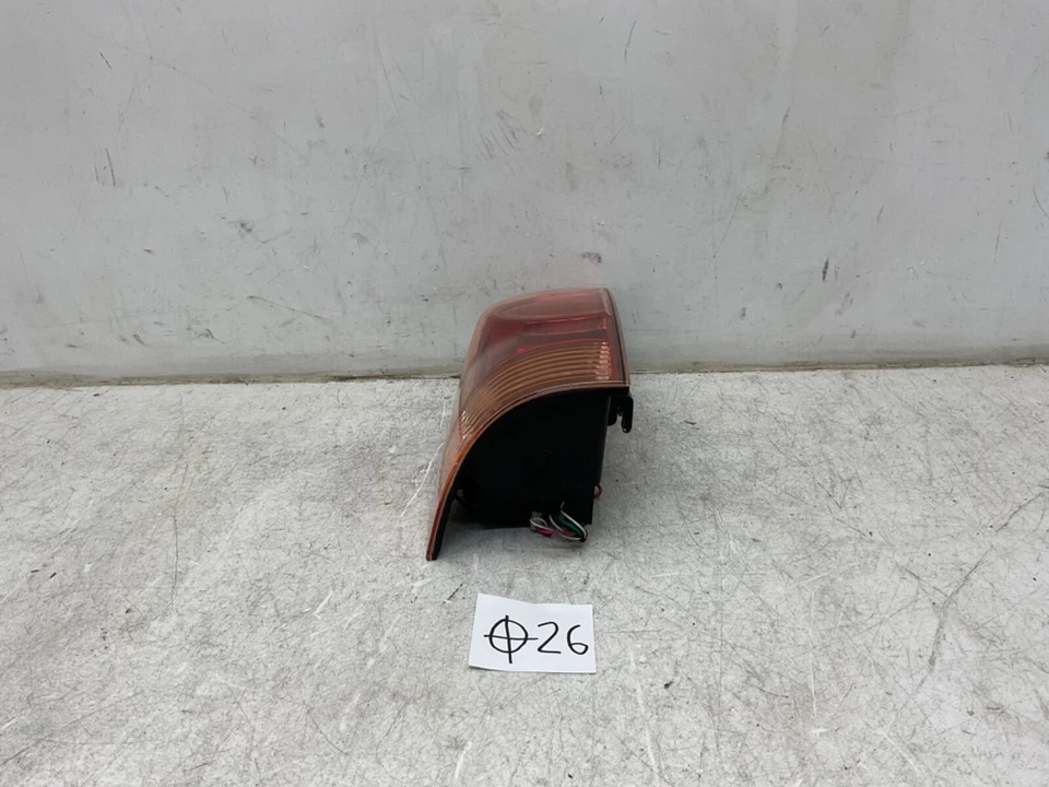 Luz trasera lateral del conductor Toyota Tacoma 2008 2009 2010 2011 2012 2013 2014 2015 OEM Foto 4 de 4