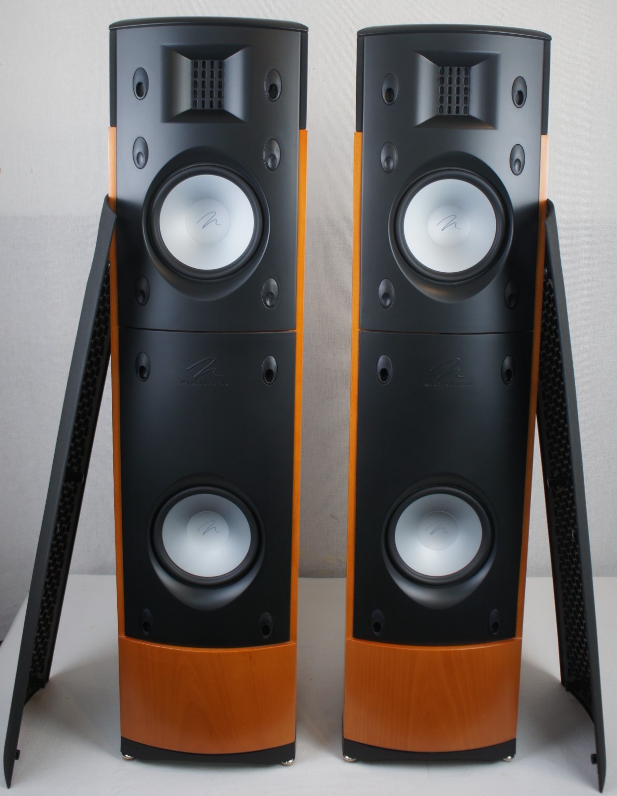 MARTIN LOGAN MONTAGE FLOORSTANDING SPEAKERS