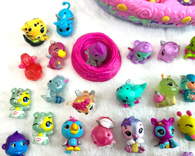 Hatchimals & Accessory Lot Of 60 Colleggtibles Mixed Figures Various Seasons  T2