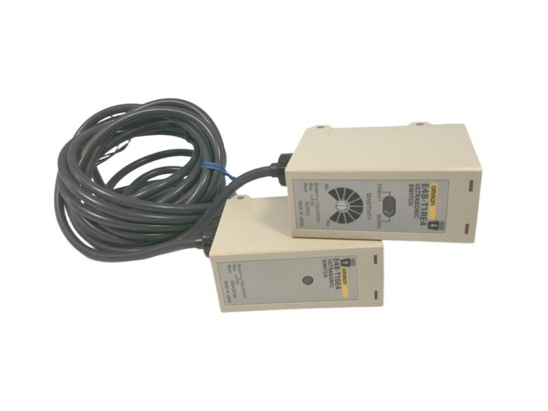 OMRON E4B-T1E4 / E4BT1E4 (NEW IN BOX)