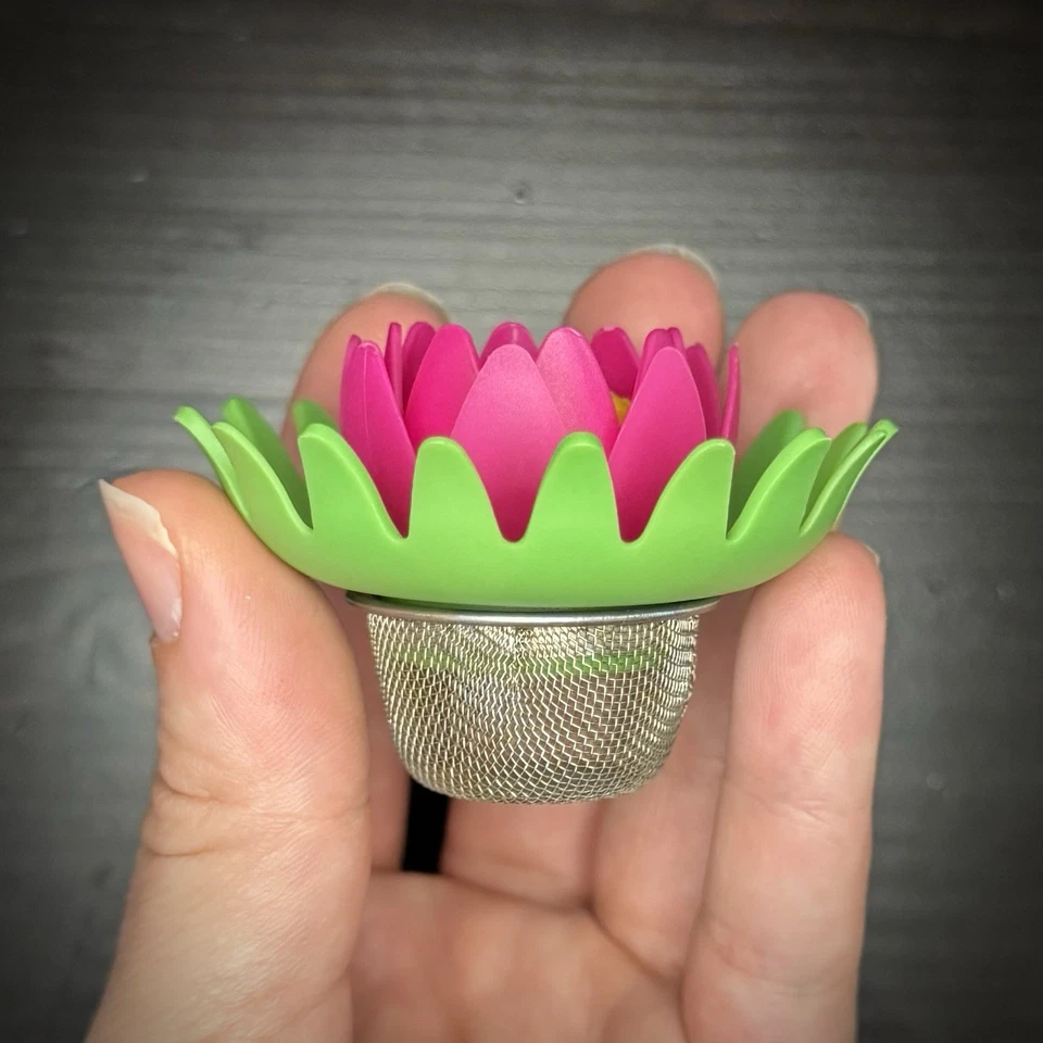 NEW Kikkerland Lotus Tea Infuser Pink LOTUS Flower Shipped Tea Float - Image 3 of 4