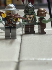 LEGO Castle Tower Raid+King And War Wagon/Troop Transport Skeletons/Orcs Retired