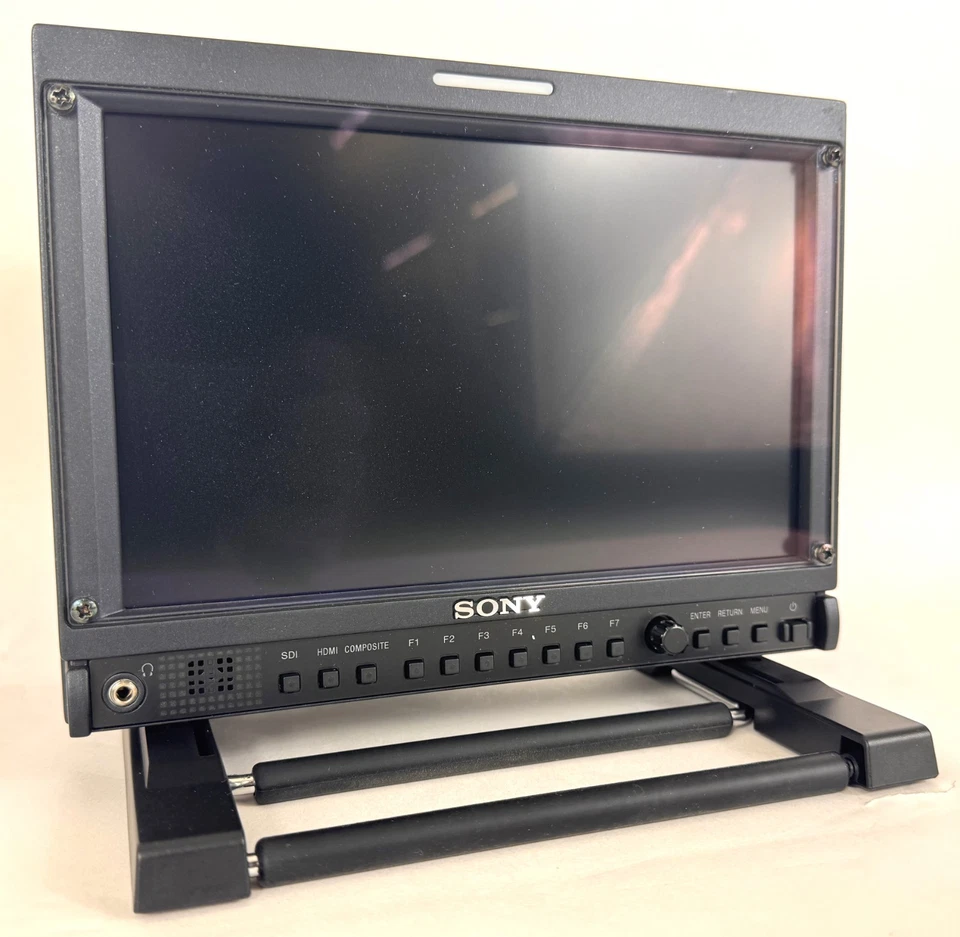 Sony LMD-940W 9" LCD 3G SDI/HDMI Monitor w/ Stand and AC-940W Power Supply - Image 4 of 4
