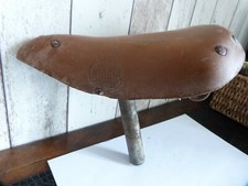 Selle de vélo ancienne A. Wolber – cuir d’époque