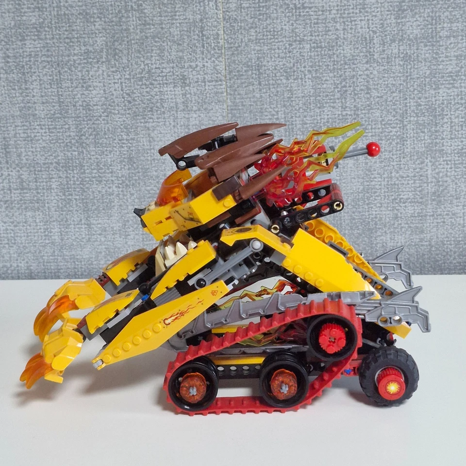 LEGO LEGENDS OF CHIMA - Laval's Fire Lion - 70144 - Used - Image 4 of 4