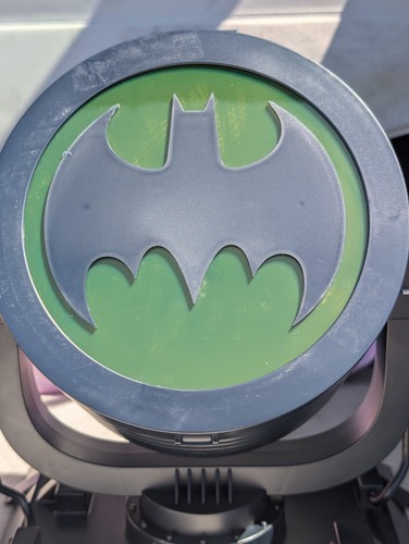 Batman 85th Anniversary Batsignal AMC Exclusive Popcorn Bucket And Batmobile Cup - Picture 3 of 6