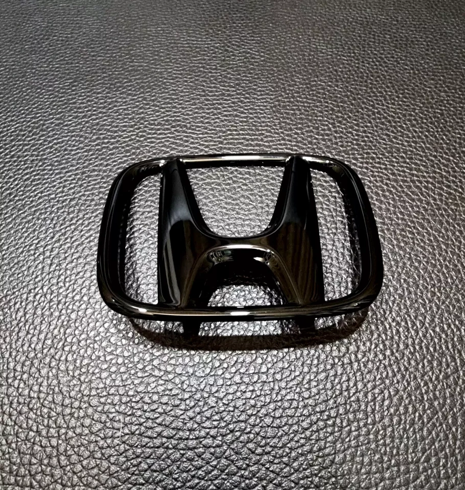 H REAR CR-V BLACK GLOSSY LOGO EMBLEM BADGE FOR REAR HONDA CR-V 2023-ON - Image 2 of 4