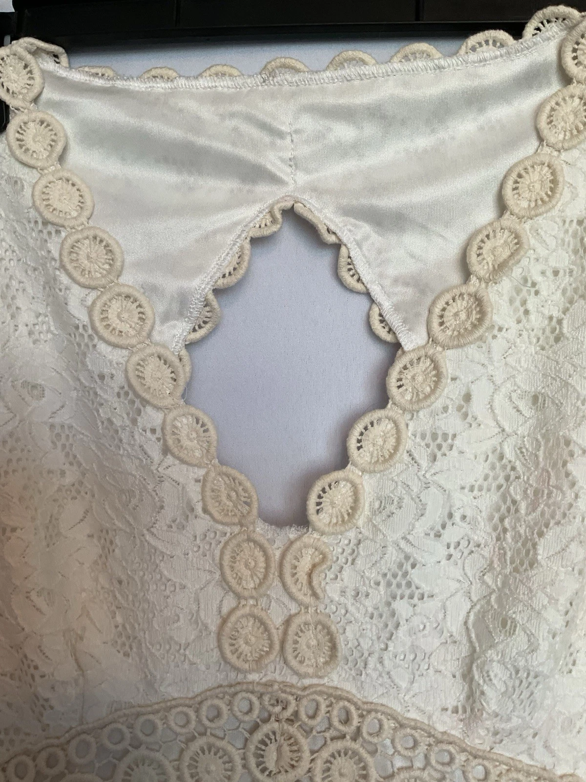 OFF WHITE Abito all'uncinetto pizzo bianco sporco Laundry By Shelli Segal foderato dietro diamantato taglia 6P