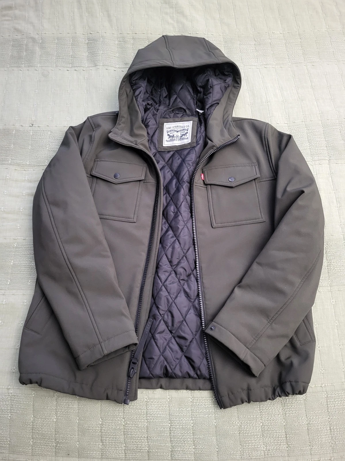 LEVI'S Men's Soft Shell Hooded Green Storm Coat SIZE M Full Zip
Opens in a new window or tab
