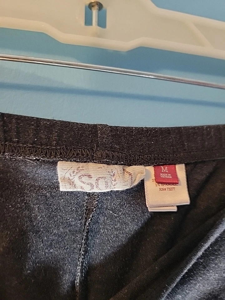 Leggings capri elásticos SO para mujer talla M Foto 3 de 4