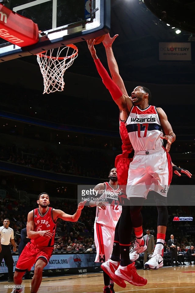 2 boletos de banco Milwaukee Bucks @ Wizards nivel inferior primera fila Foto 3 de 4
