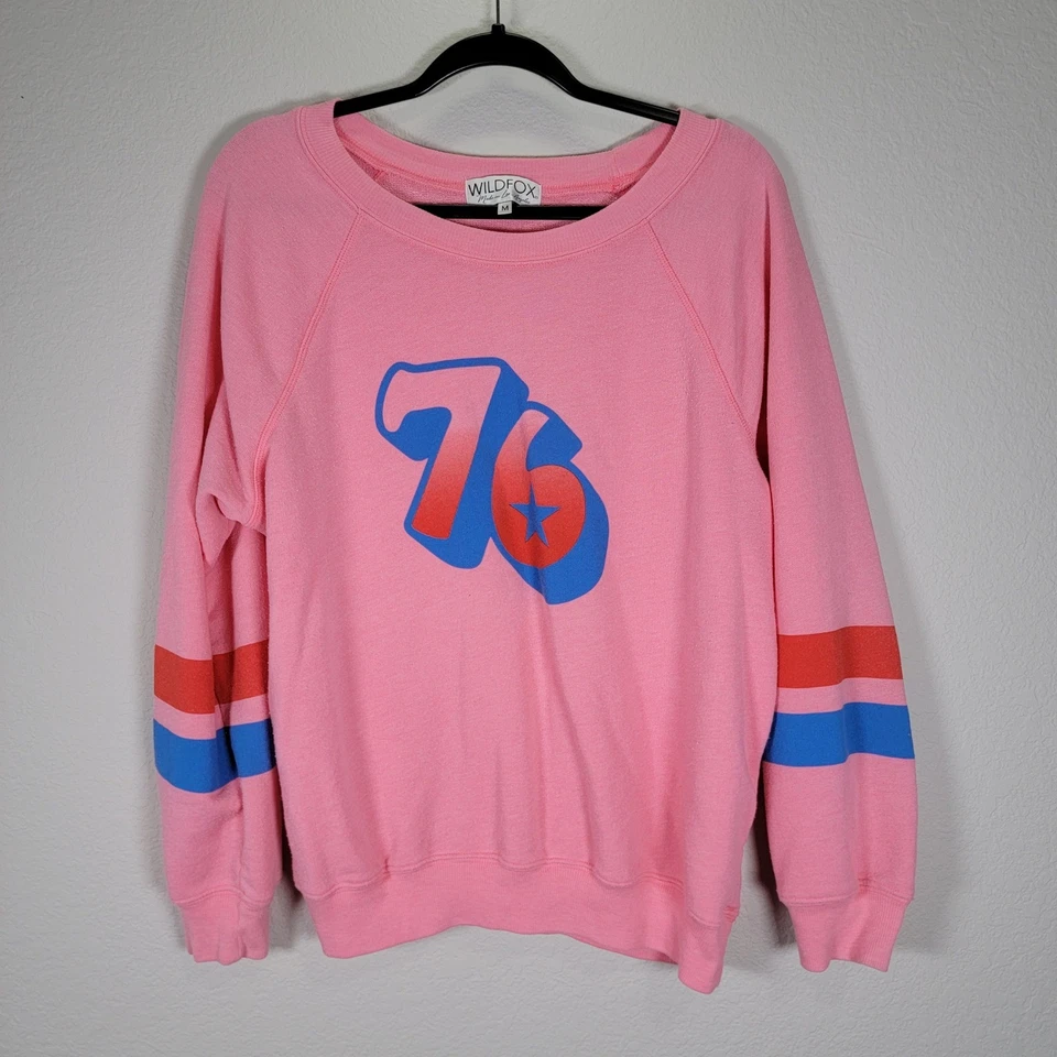 Sudadera Pullover Wildfox 76 Gráfica Cuello Redondo Rosa Azul Rayas Mediana Foto 2 de 4