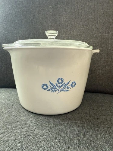 VINTAGE CORNING WARE 2 QT. SAUCEMAKER WITH LID A14 PYREX