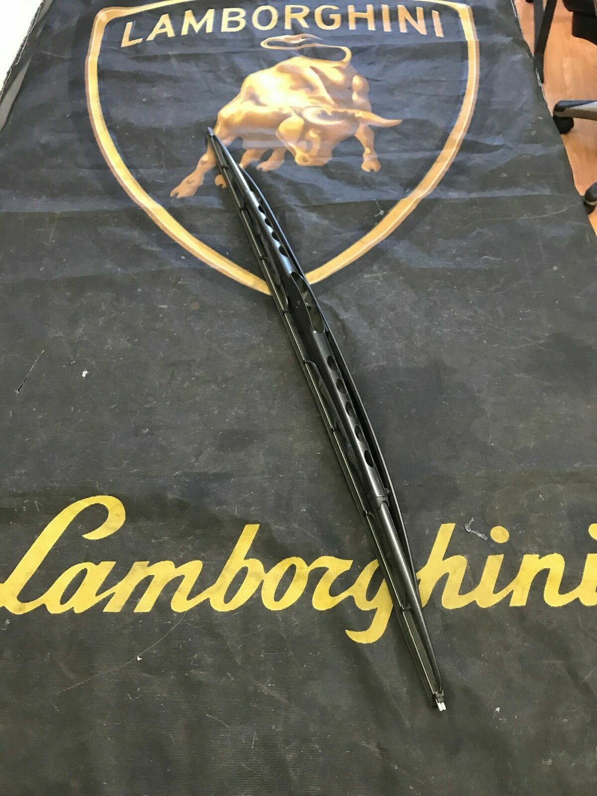 LAMBORGHINI MURCIELAGO WINDSHIELD WIND SCREEN WIPER OEM 8Z1955425C