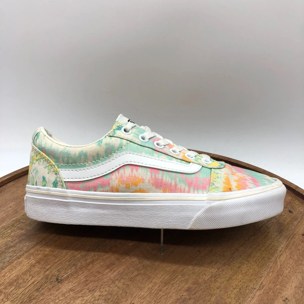 Women's vans store ward
