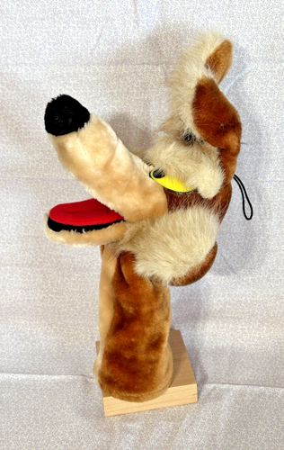 Vintage 1990 Wile E. Coyote Plush Hand Puppet Looney Tunes Warner Bros Item 1626