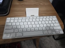 Apple iPad Keyboard Dock A1359 30-Pin 1st 2nd Generation iPad