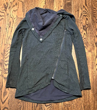 Lululemon Method Wrap Asymmetrical Zip Jacket Black Size 4 Long Sleeve Yoga