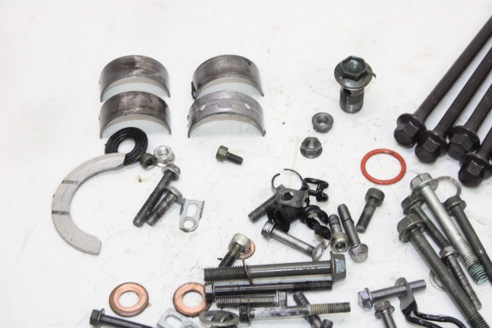 2006 SUZUKI HAYABUSA GSX1300R OEM БОЛТЫ КРЕПЛЕНИЯ ДВИГАТЕЛЯ КРЕПЕЖНЫЕ ВИНТЫ ДВИГАТЕЛЯ - Изображение 3 из 4