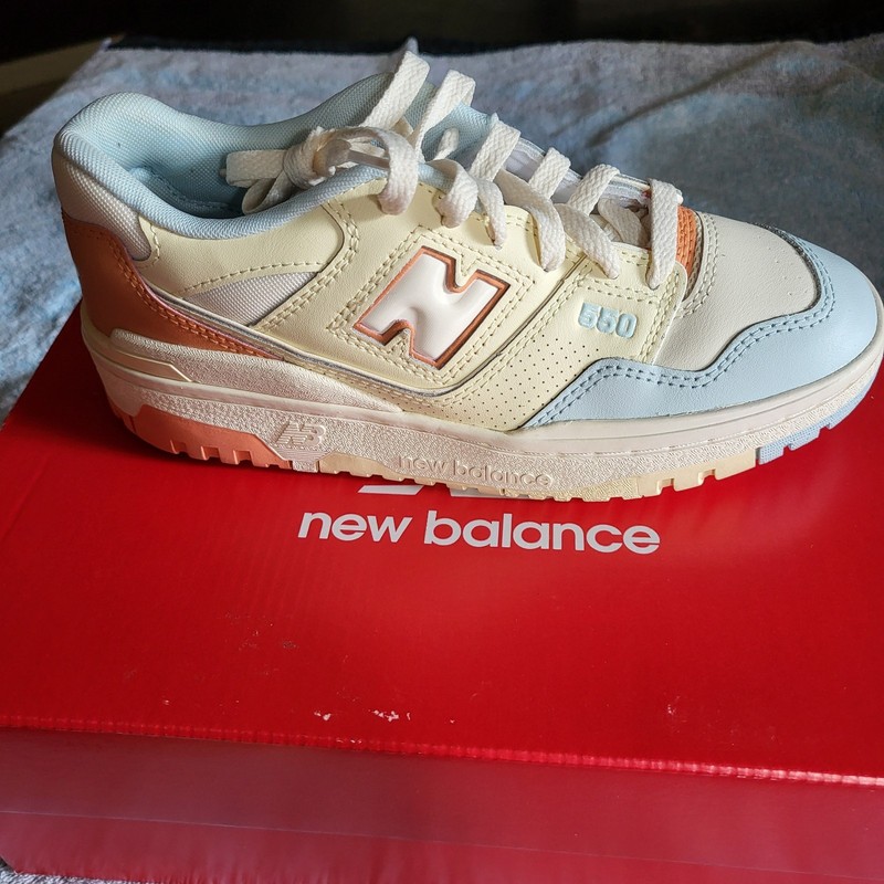 *NEW* New Balance 550 White Pink Sea Salt Size 4.5Y Women’s 6 Sneakers with Box 