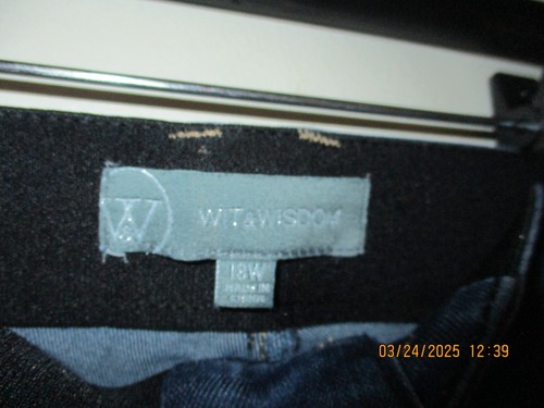 Jeans Wit & Wisdom Plus 18W Azul Kick Flare AbSolution Recortado en Niveles Dobladillo Fray - Imagen 3 de 5