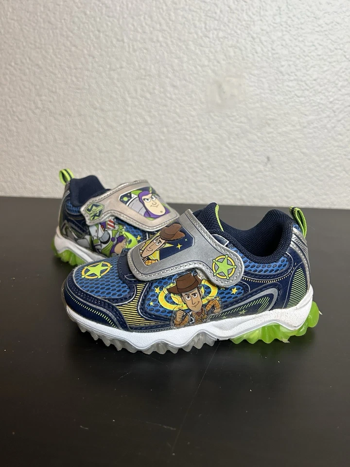 Tênis Toy Story Light Up Woody Buzz Lightyear Disney Pixar infantil tamanho 9 - Imagem 2 de 4