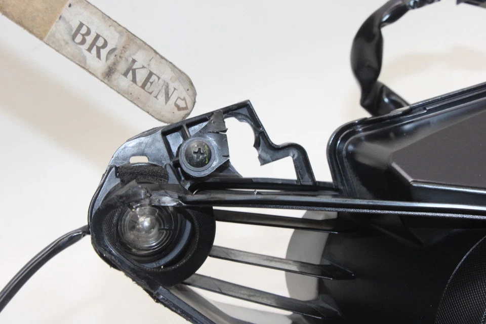 2009 Yamaha YZF R1 OEM FRONT HEADLIGHT HEAD LIGHT LAMP - Image 4 of 4