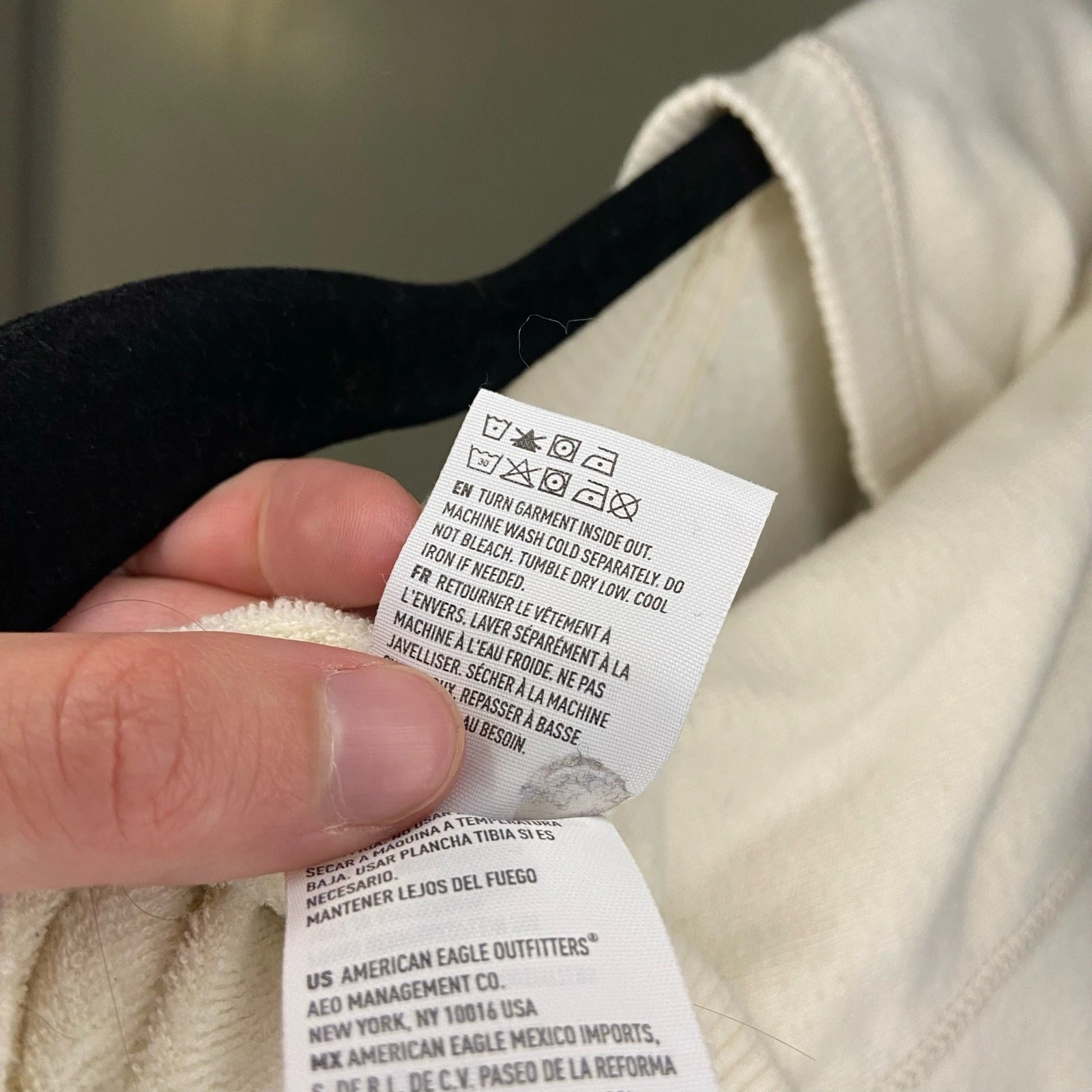 OFF WHITE Felpa American Eagle Outfitters quarto con bottoni panna taglia small