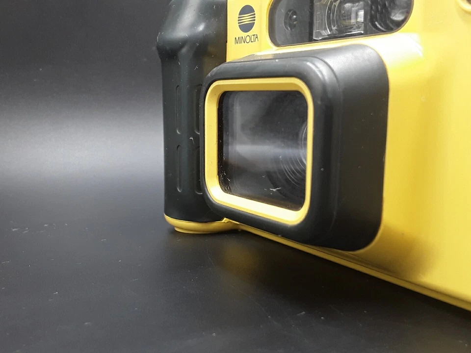 Minolta Weathermatic Dual 35 Film Camera 35mm UNDERWATER 35mm Japan  - Image 4 of 4