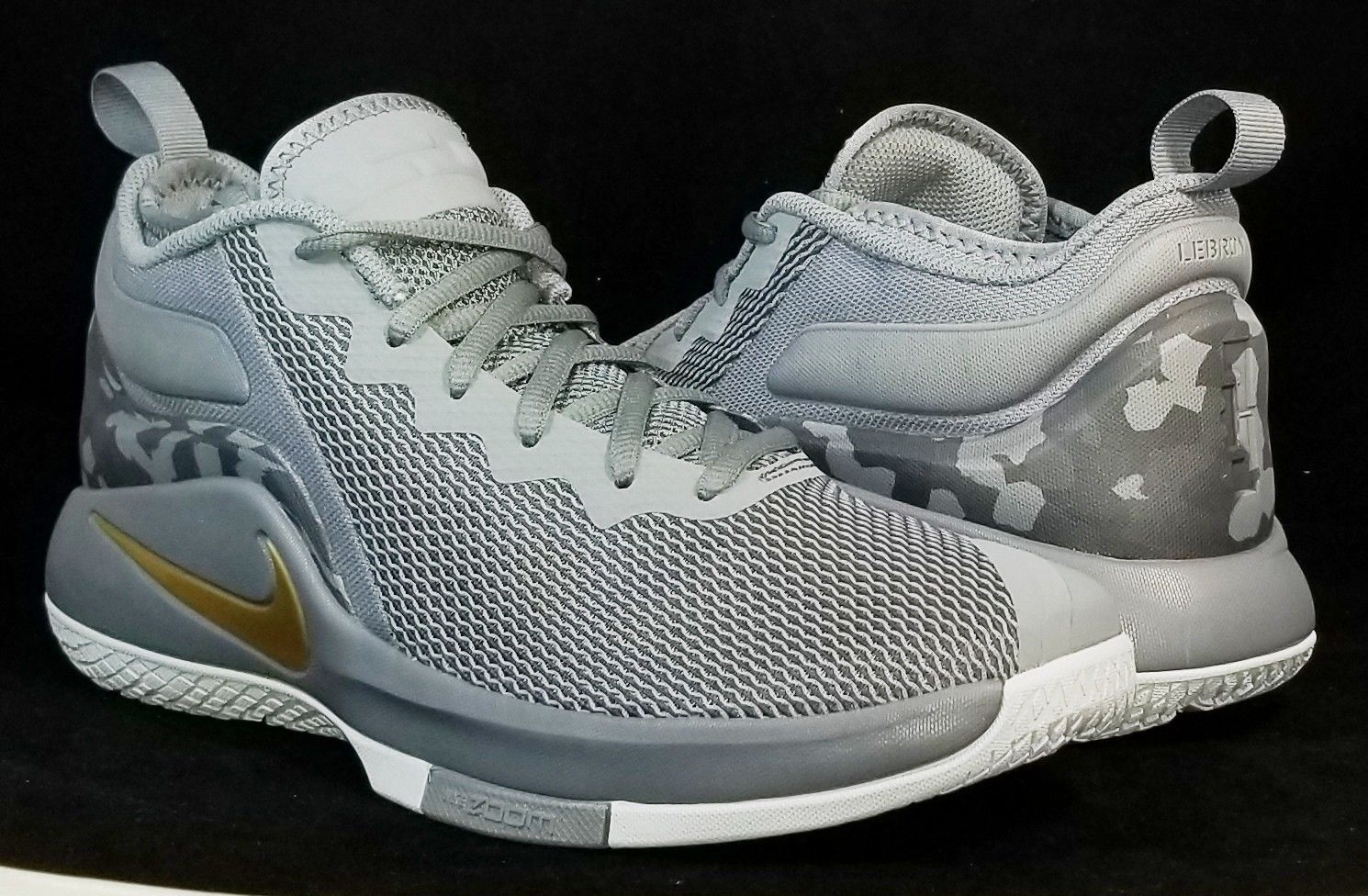 NIB NIKE Men 10 LEBRON WITNESS II GREY GOLD Basketball Shoe 942518 009 MSRP Price reduction NIB NIKE Men 10 LEBRON WITNESS II GREY GOLD Basketball Shoe 942518 009 MSRP Price reduction