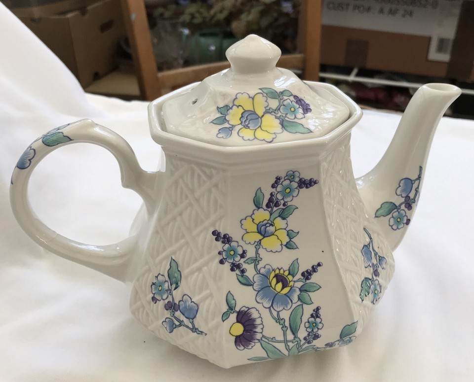 Teapot, Sadler, white with blue flowers, octagonal base and top, 1960s