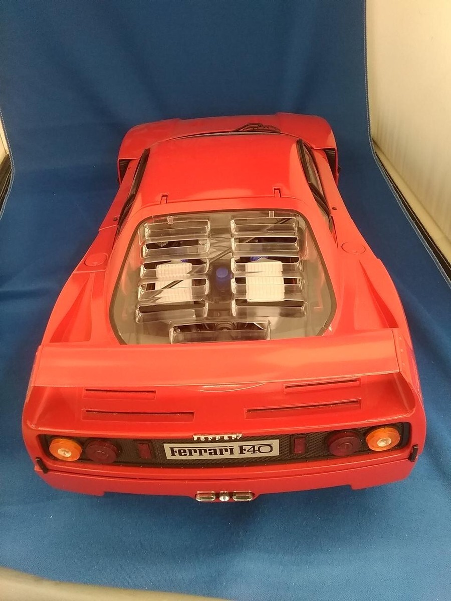Pocher Ferrari F40 1/8 Scale Detailed Assembly Model Kit