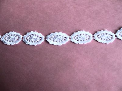 4.5y unique Vintage Venise Venice  Lace Trim Guipure Baby Crafts Doll #742a