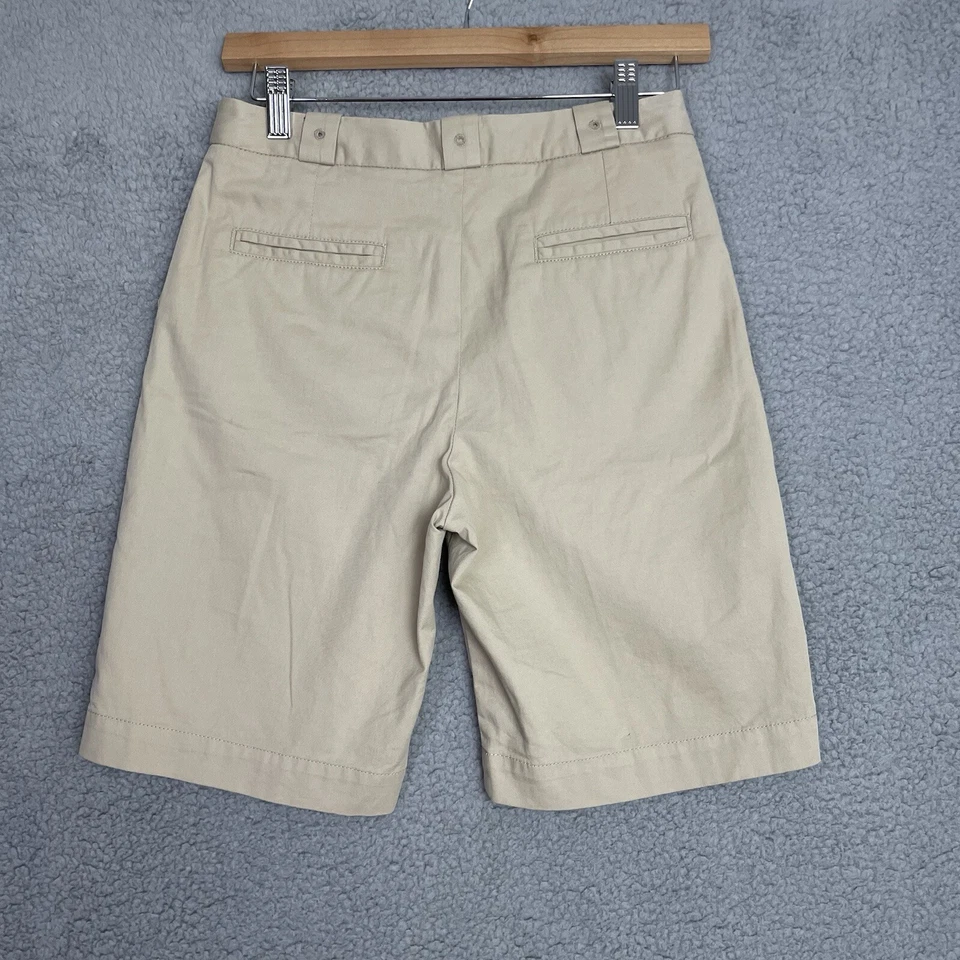 Bermuda Lacoste Feminina 2 Bege Cáqui Bolsos Plissados Preppy Viagem Esportiva - Imagem 3 de 4