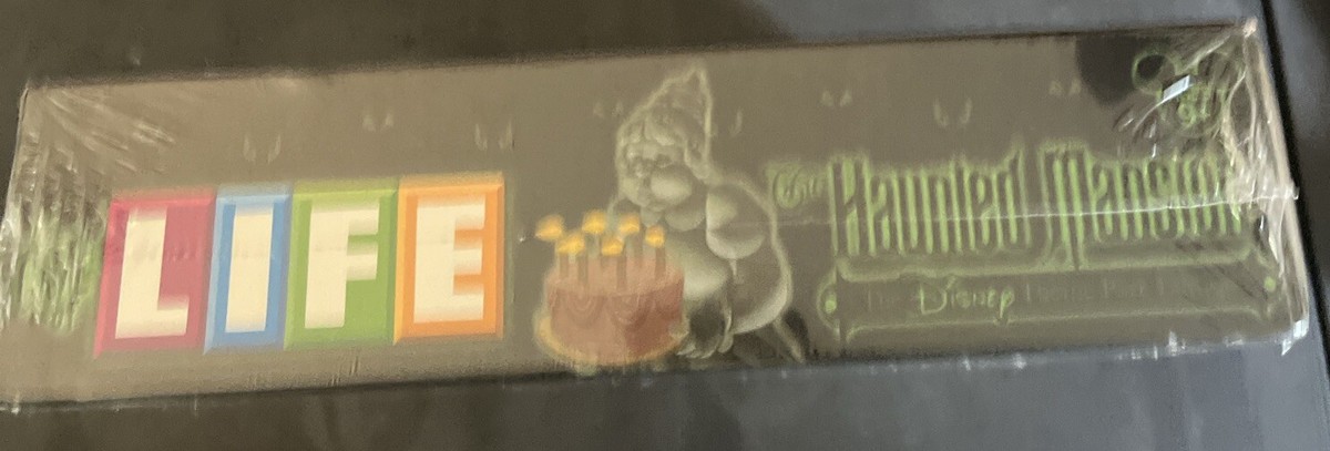 Disney The Game of LIFE - Haunted Mansion Theme Park Edition