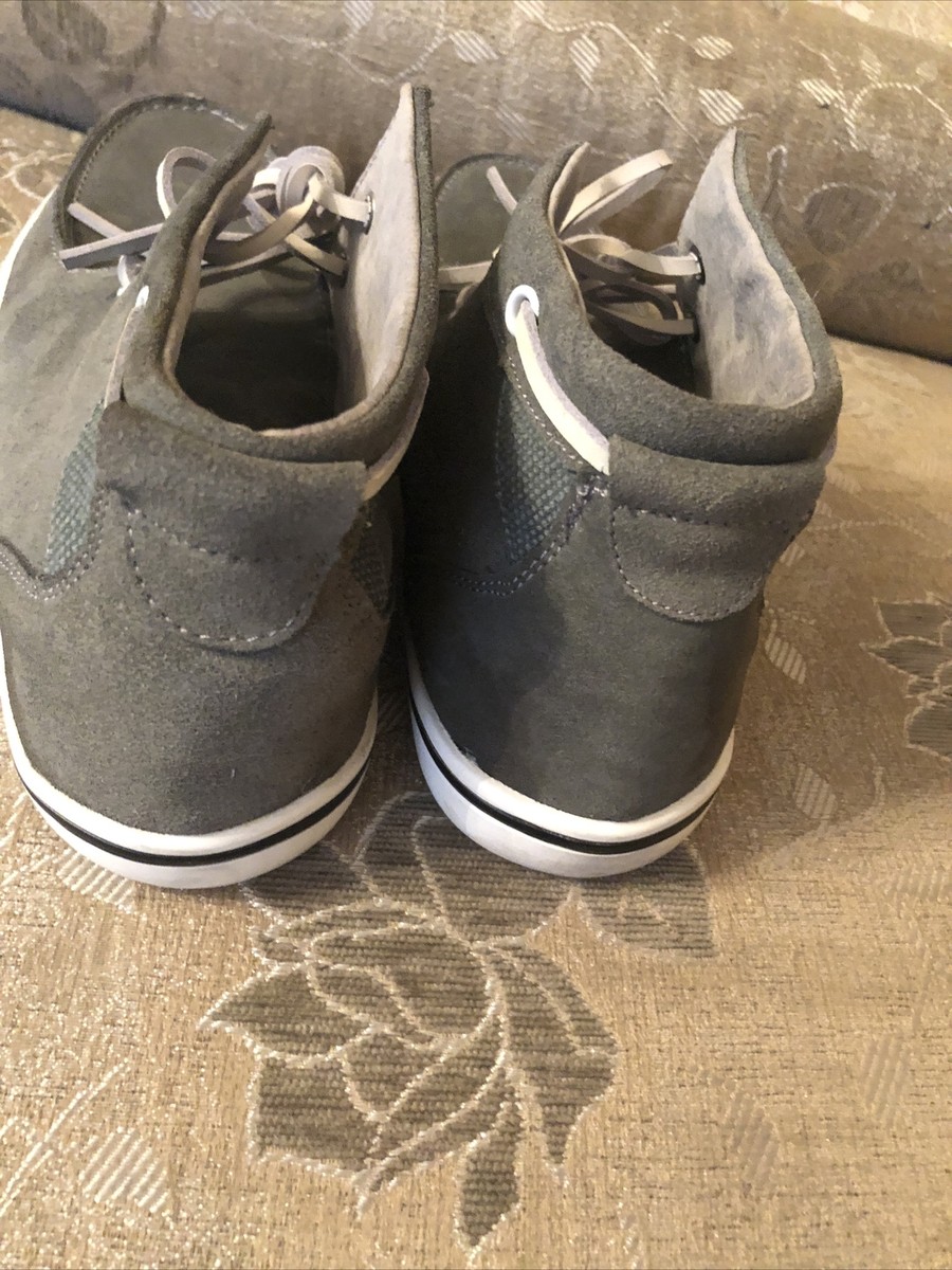 Steve Madden Men display picture 2