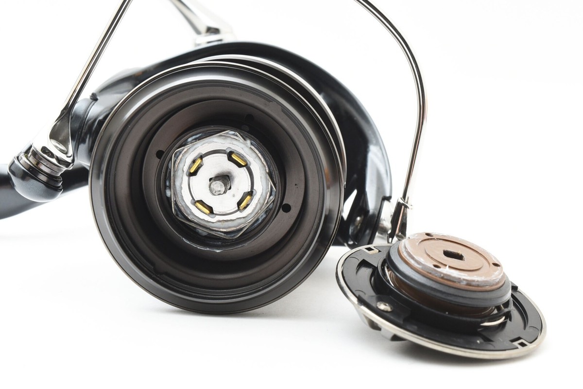 Daiwa 24 Certate LT 4000-CXH Spinning Reel Near Mint from Daiwa 24 Certate LT 4000-CXH Spinning Reel Near Mint from